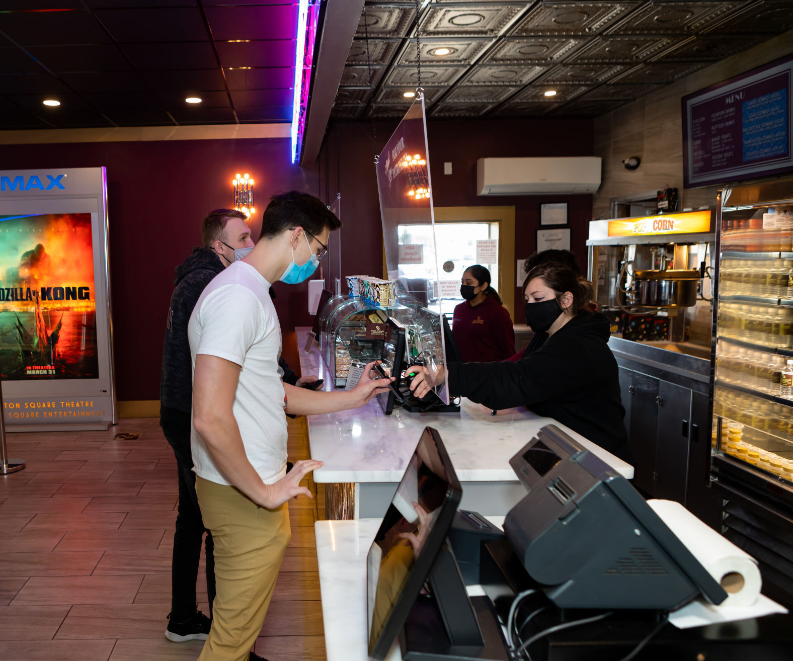 040521_nws_easterfilm